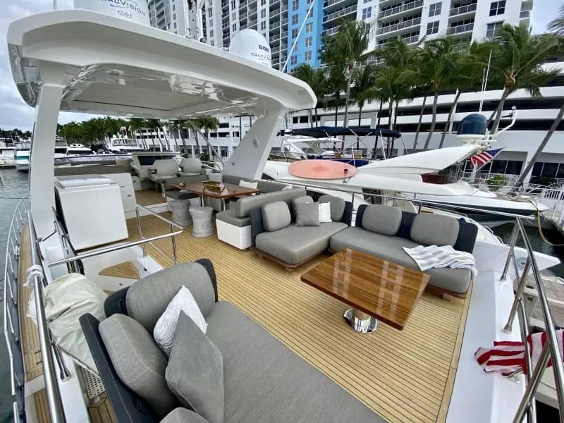 2018 Azimut Flybridge