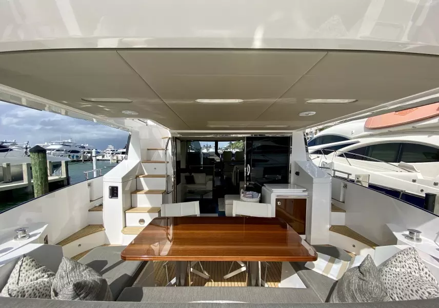 2018 Azimut Flybridge