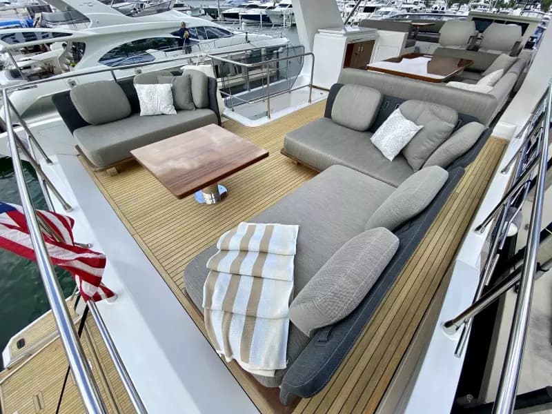 2018 Azimut Flybridge