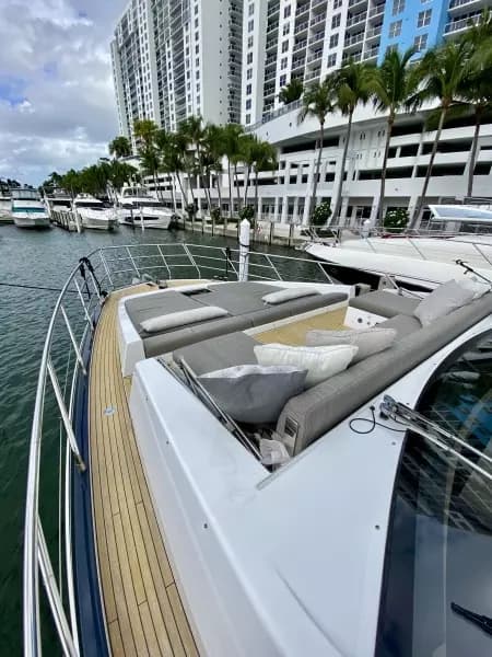 2018 Azimut Flybridge