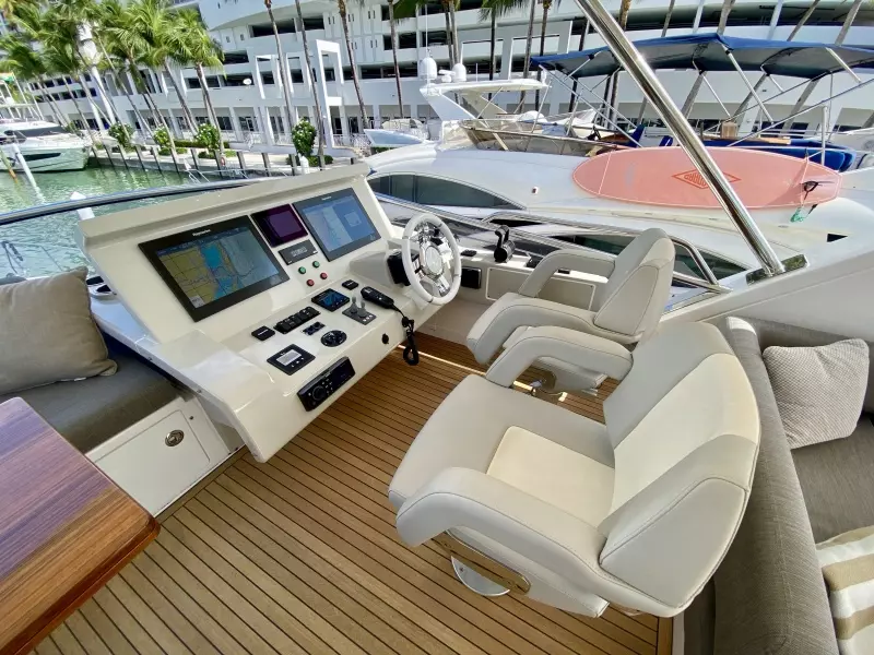 2018 Azimut Flybridge
