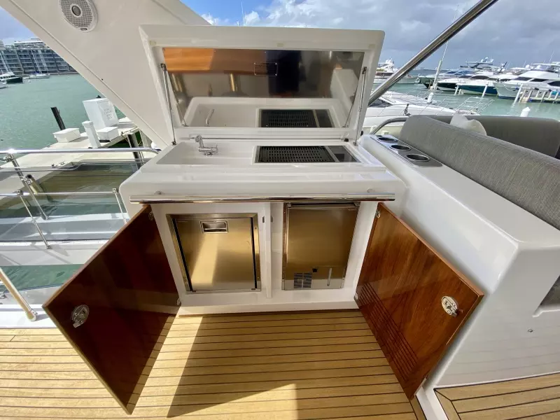 2018 Azimut Flybridge