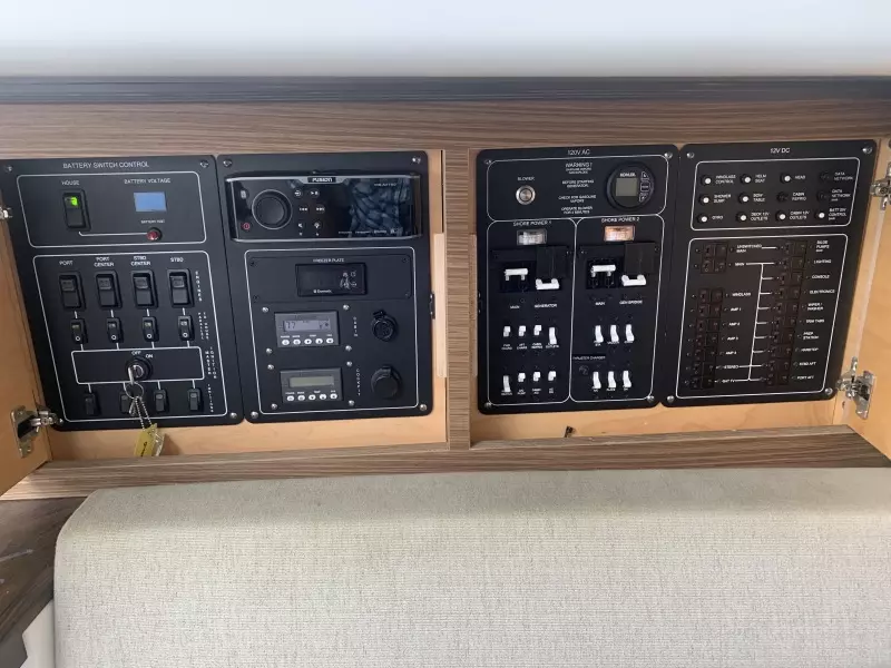 2017 Boston Whaler 420 Outrage