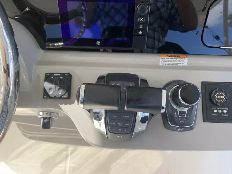 2017 Boston Whaler 420 Outrage