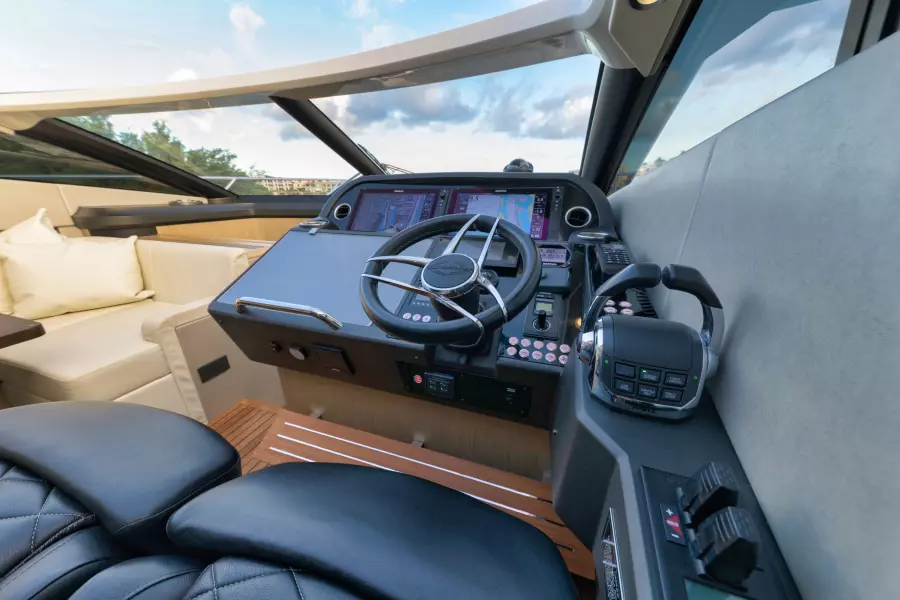 2017 Sunseeker Predator