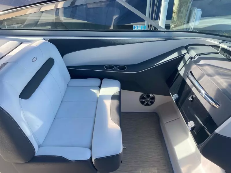 2016 Regal 3200 Bowrider