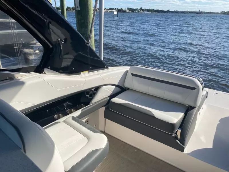 2016 Regal 3200 Bowrider