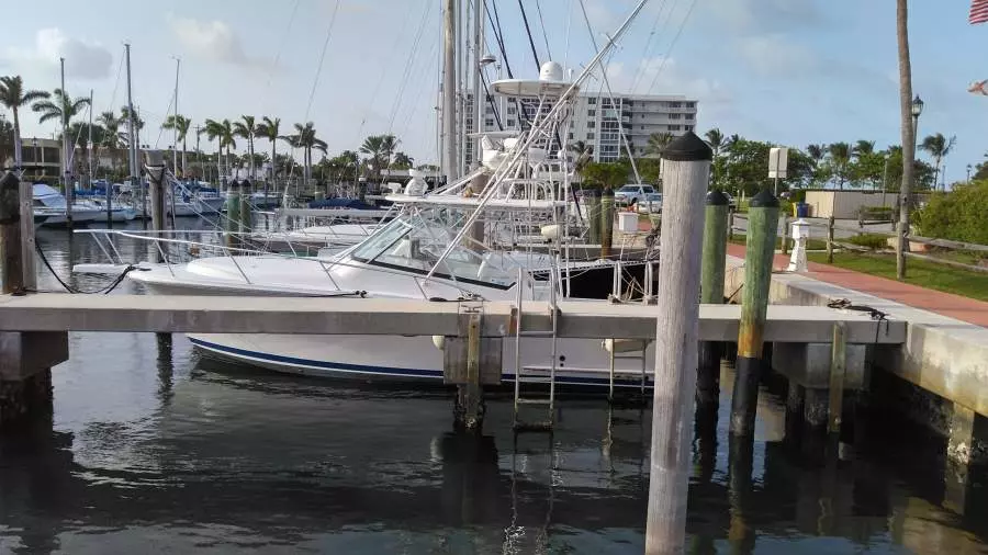 2007 Luhrs 31 Open