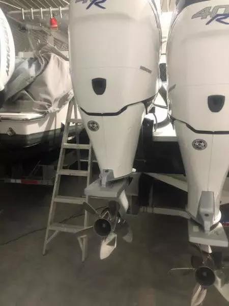 2019 Midnight Express 39 Cuddy