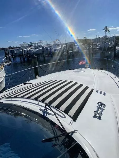 2000 Carver Trojan 440 Express