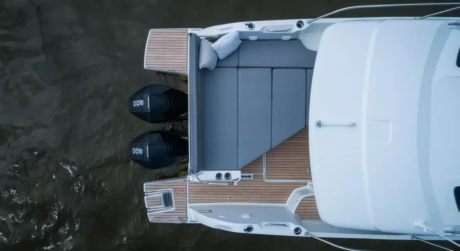 2025 Beneteau Antares 9