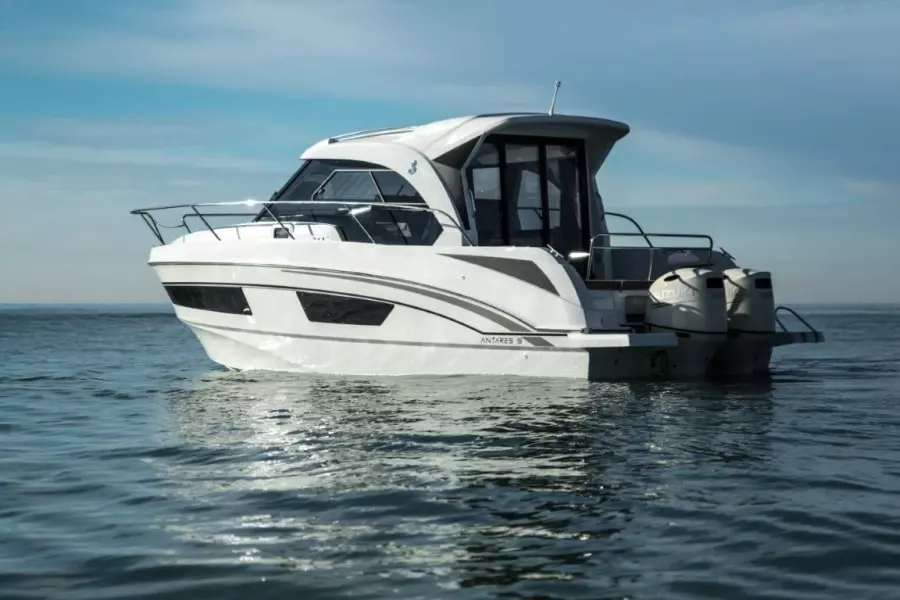 2025 Beneteau Antares 9