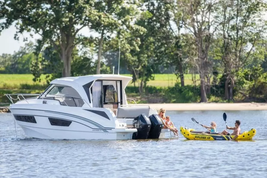 2025 Beneteau Antares 9