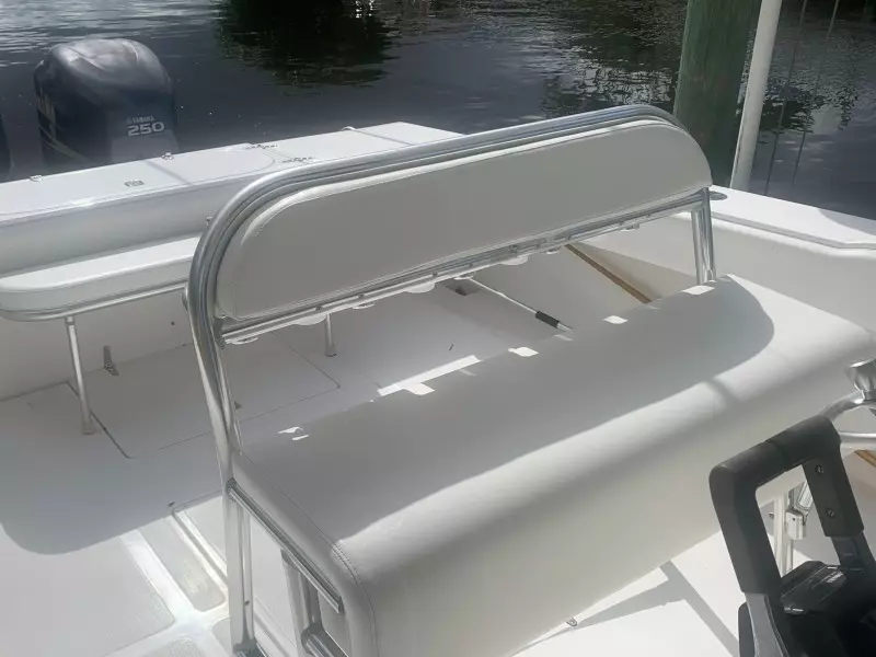 2001 Venture 34 Center Console