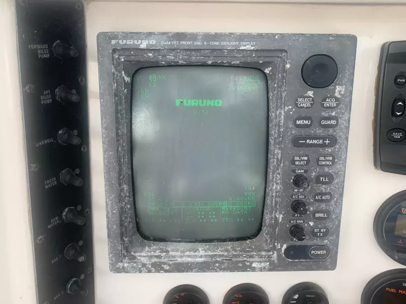 2001 Venture 34 Center Console