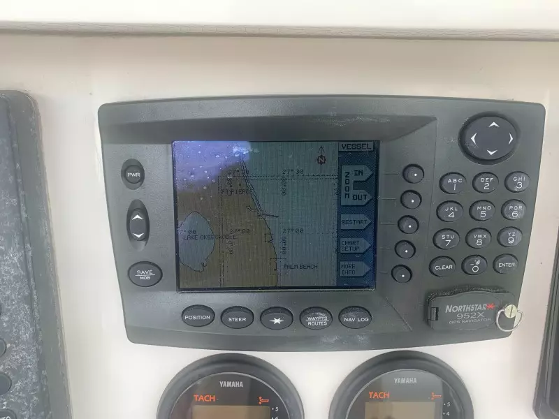 2001 Venture 34 Center Console
