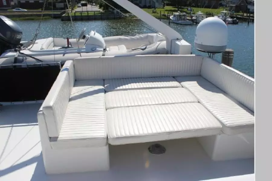 1977 Pacemaker 66 Motoryacht
