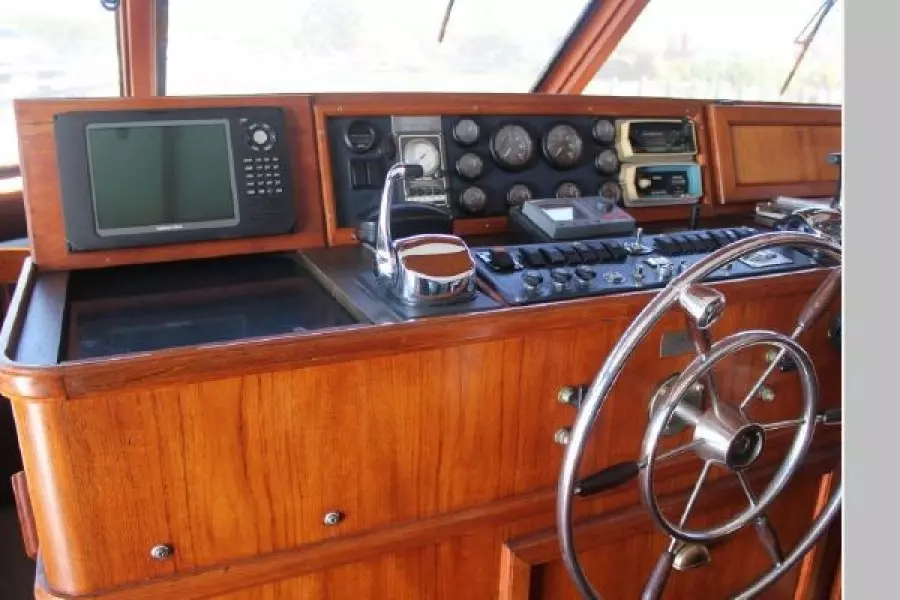 1977 Pacemaker 66 Motoryacht