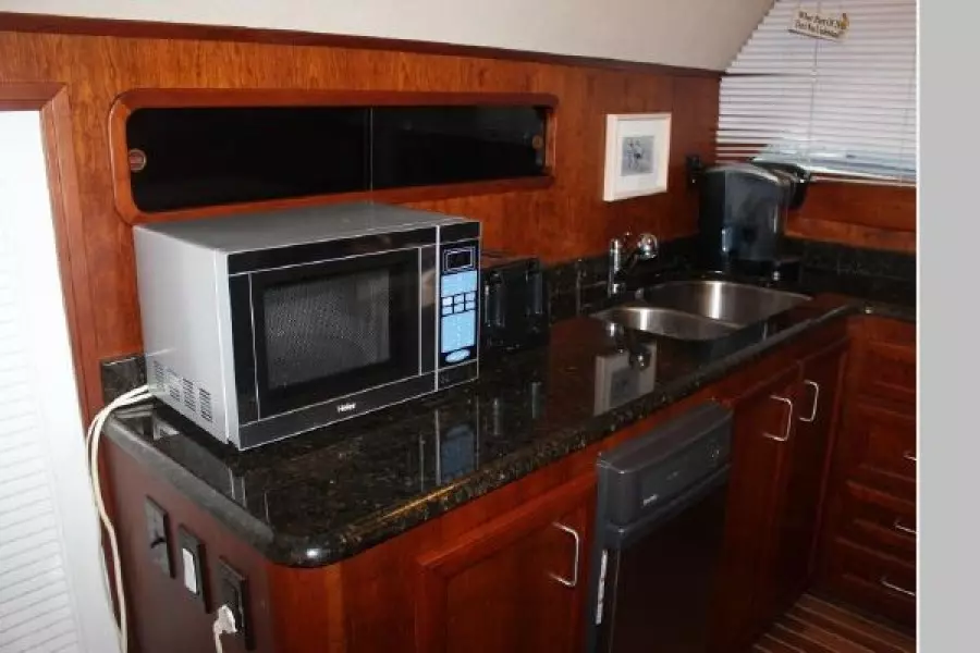 1977 Pacemaker 66 Motoryacht