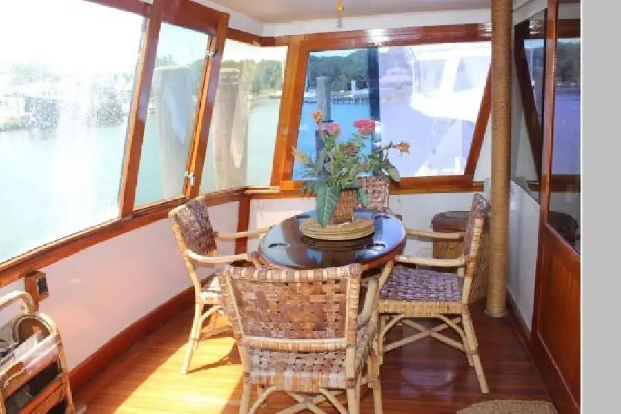 1977 Pacemaker 66 Motoryacht