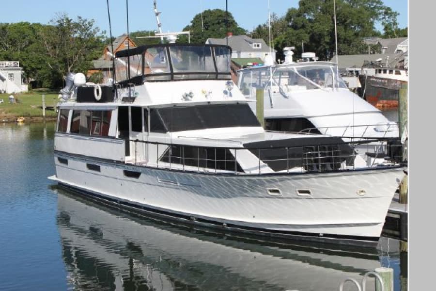 1977 Pacemaker 66 Motoryacht
