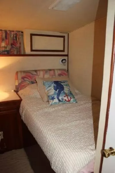 1977 Pacemaker 66 Motoryacht