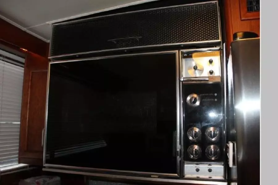 1977 Pacemaker 66 Motoryacht