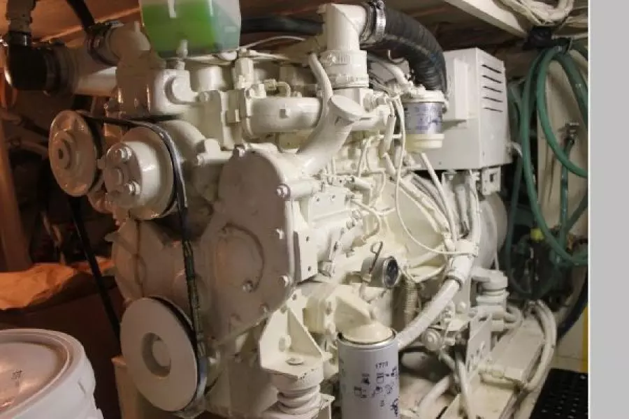 1977 Pacemaker 66 Motoryacht