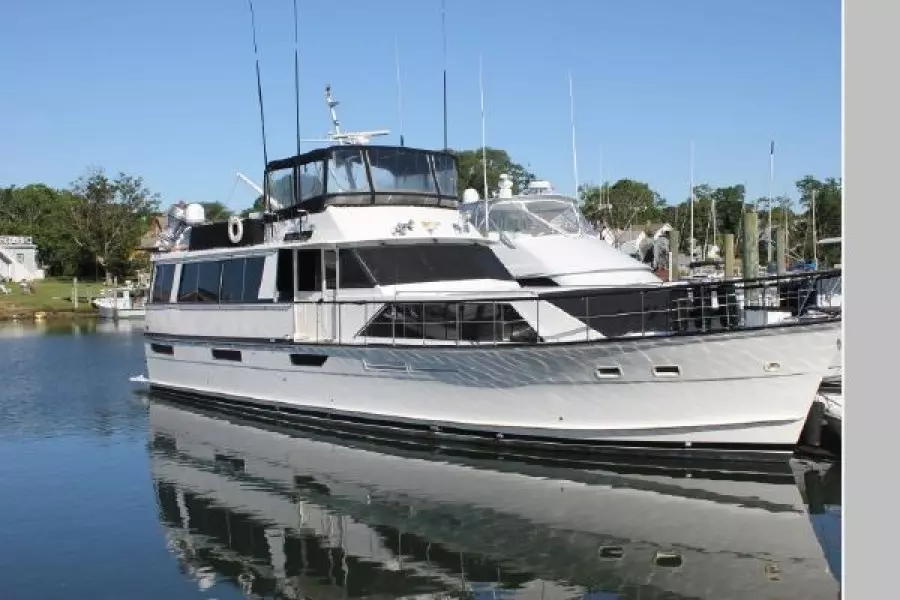 1977 Pacemaker 66 Motoryacht