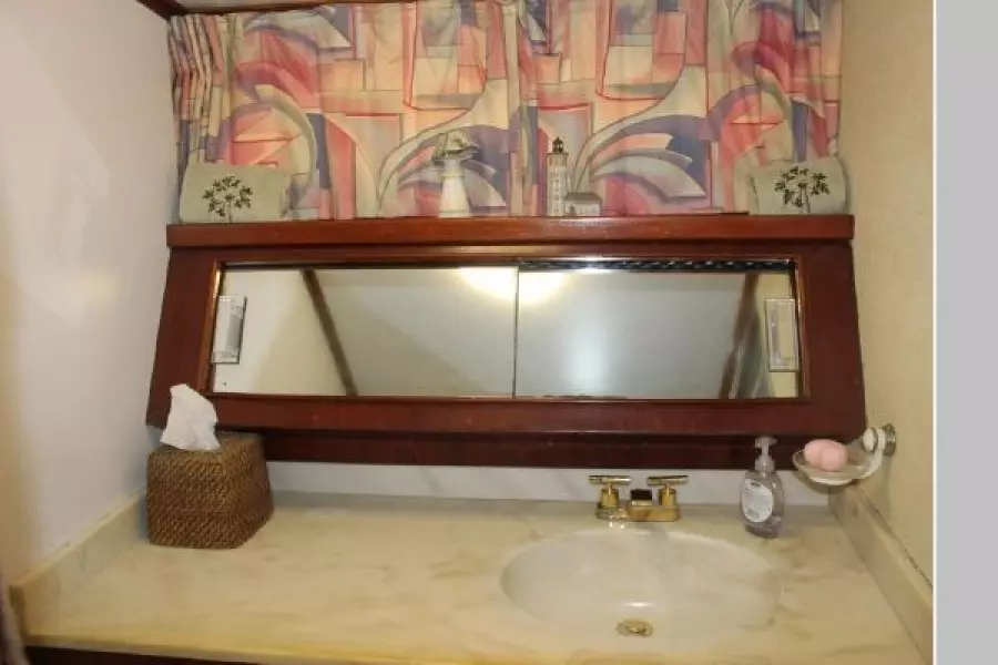 1977 Pacemaker 66 Motoryacht