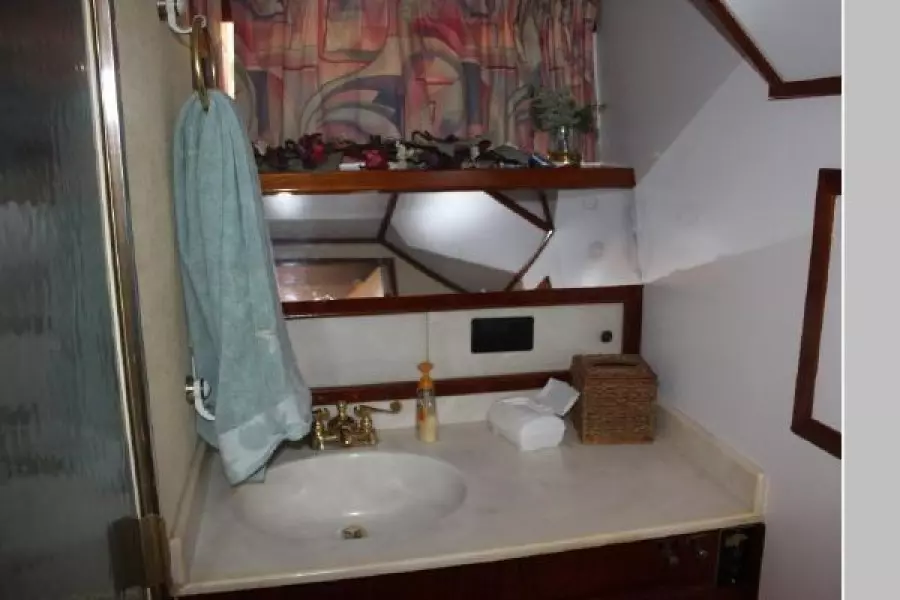 1977 Pacemaker 66 Motoryacht