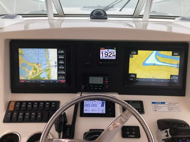 2015 World Cat 320 EC