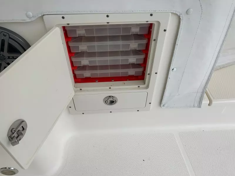 2015 World Cat 320 EC