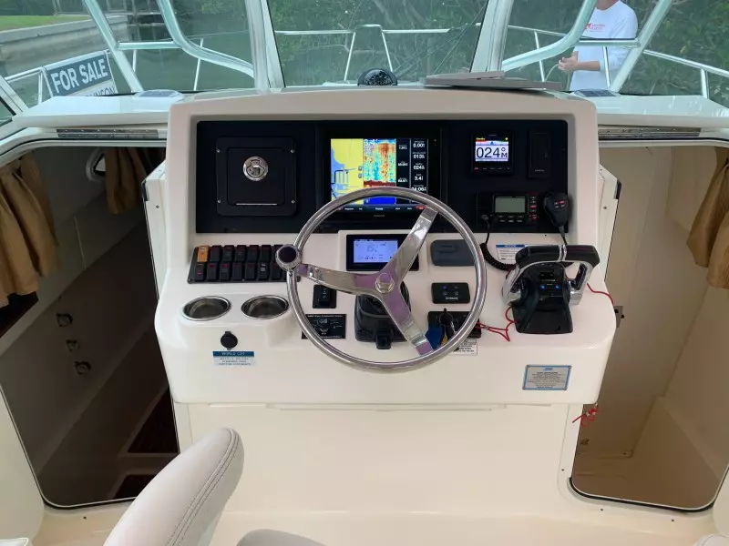 2015 World Cat 320 EC