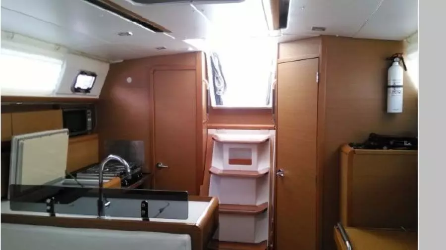 2013 Jeanneau 379 Sun Odyssey