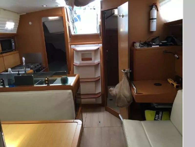 2013 Jeanneau 379 Sun Odyssey