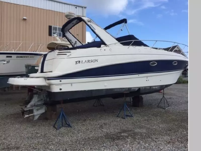 2005 Larson Cabrio 330