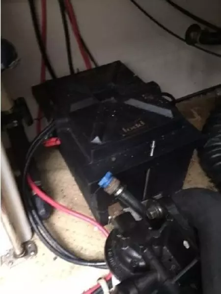 2005 Larson Cabrio 330