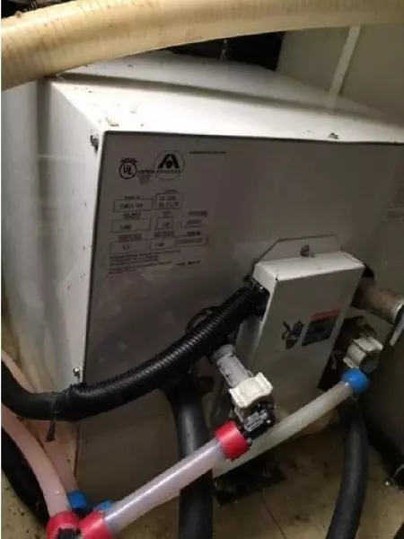 2005 Larson Cabrio 330