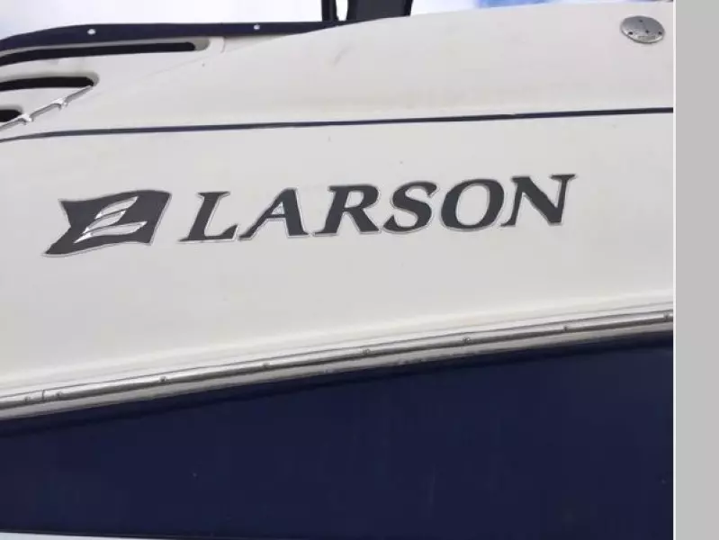 2005 Larson Cabrio 330