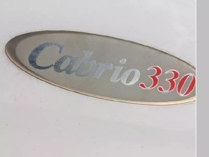 2005 Larson Cabrio 330