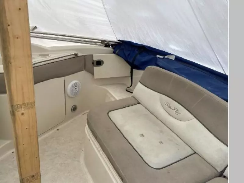 2003 Sea Ray 220 Sundeck