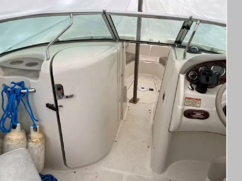 2003 Sea Ray 220 Sundeck