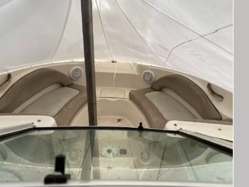 2003 Sea Ray 220 Sundeck