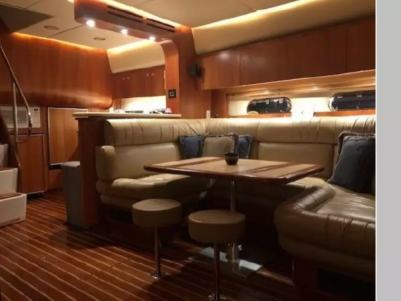 2000 Tiara Yachts 5200