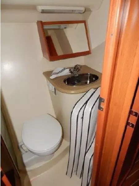 2008 Hunter 45 Deck Salon