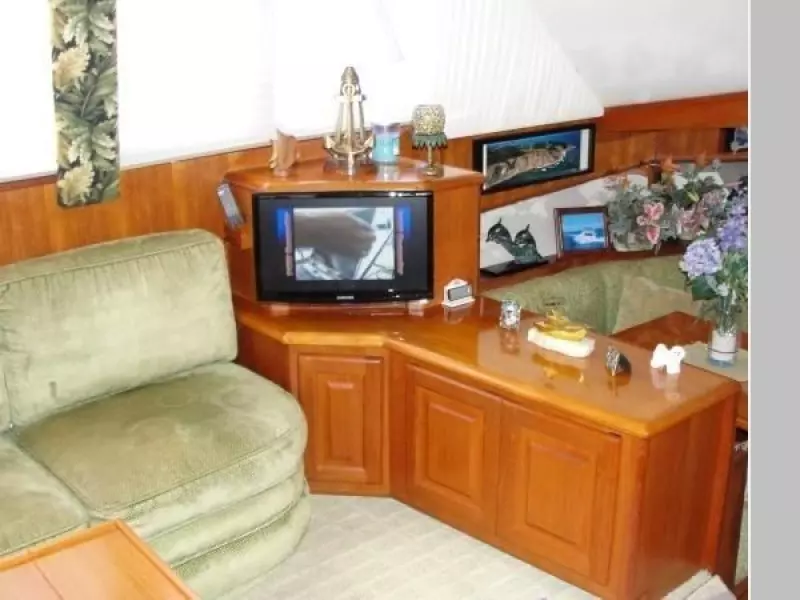 1990 Viking 43 Convertible