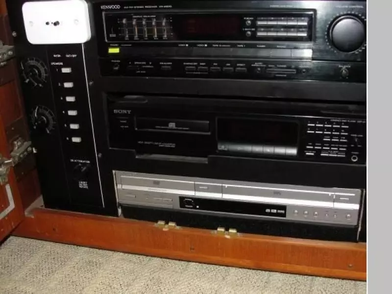 1990 Viking 43 Convertible