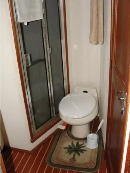 1990 Viking 43 Convertible