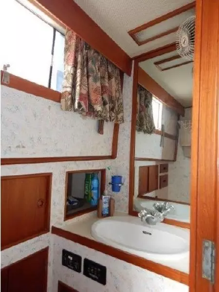 1985 Grand Banks Classic